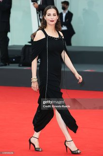 Amira Casar feet photo 5
