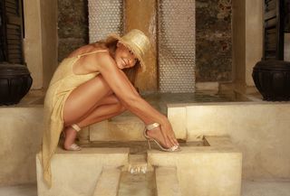 Amparo Grisales feet photo 8