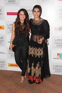 Amrita Arora feet photo thumbnail