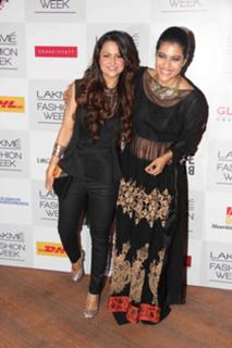 Amrita Arora feet photo thumbnail