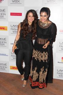 Amrita Arora feet photo thumbnail