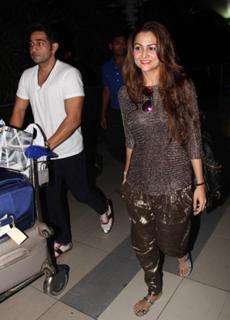 Amrita Arora feet photo thumbnail