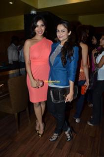 Amrita Arora feet photo thumbnail