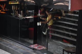 Amrita Arora feet photo thumbnail