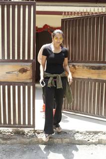 Amrita Arora feet photo thumbnail