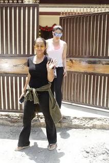 Amrita Arora feet photo thumbnail