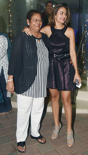 Amrita Arora feet photo thumbnail