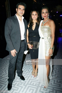 Amrita Arora feet photo thumbnail