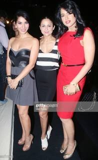 Amrita Arora feet photo thumbnail