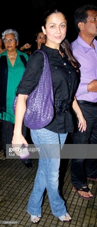 Amrita Arora feet photo thumbnail