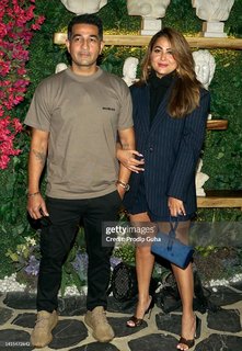 Amrita Arora feet photo thumbnail