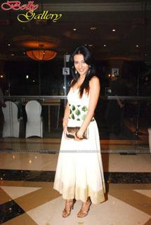 Amrita Rao feet photo thumbnail