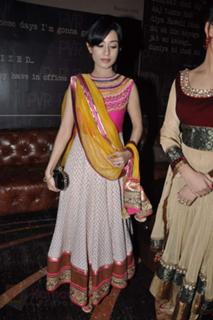 Amrita Rao feet photo thumbnail