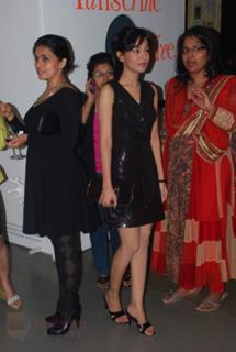 Amrita Rao feet photo thumbnail