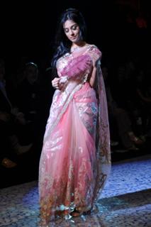 Amrita Rao feet photo thumbnail
