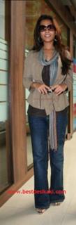 Amrita Rao feet photo thumbnail