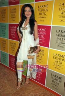 Amrita Rao feet photo thumbnail