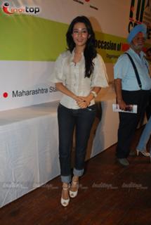 Amrita Rao feet photo thumbnail