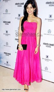 Amrita Rao feet photo thumbnail