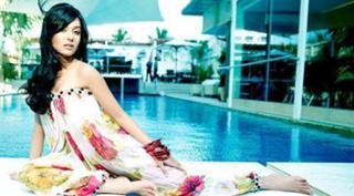 Amrita Rao feet photo thumbnail