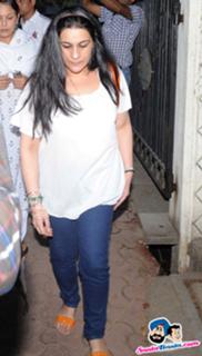 Amrita Singh feet photo 11