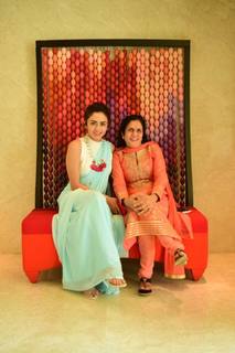 Amruta Khanvilkar feet photo 9