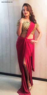 Amruta Khanvilkar feet photo 8
