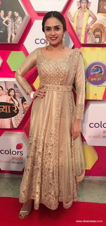Amruta Khanvilkar feet photo 7