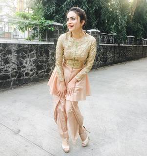 Amruta Khanvilkar feet photo 16