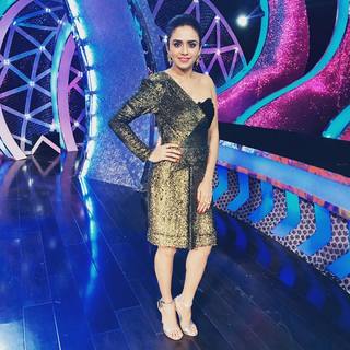 Amruta Khanvilkar feet photo 15