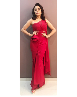 Amruta Khanvilkar feet photo 5