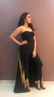 Amruta Khanvilkar feet photo 4