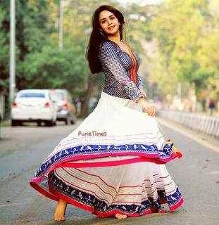 Amruta Khanvilkar feet photo 3