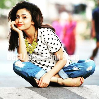 Amruta Khanvilkar feet photo 15