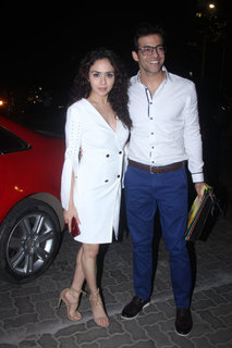 Amruta Khanvilkar feet photo 9