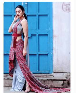 Amruta Khanvilkar feet photo 3