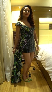 Amruta Khanvilkar feet photo 6