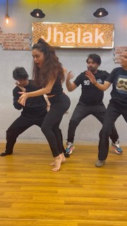 Amruta Khanvilkar feet photo 18