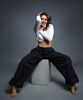 Amruta Khanvilkar feet photo 7