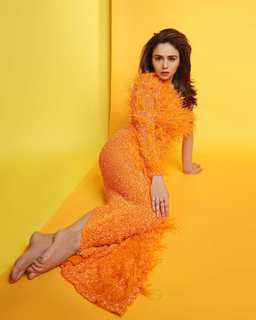 Amruta Khanvilkar feet photo 5