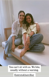 Amruta Khanvilkar feet photo 2
