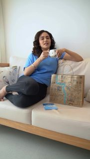 Amruta Khanvilkar feet photo 16