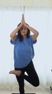 Amruta Khanvilkar feet photo 13