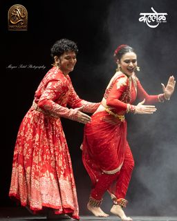 Amruta Khanvilkar feet photo 4