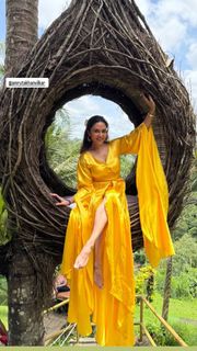 Amruta Khanvilkar feet photo 1