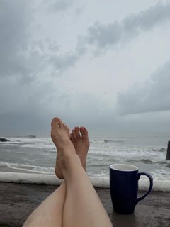 Amruta Khanvilkar feet photo 2