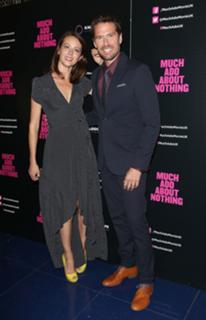 Amy Acker feet photo thumbnail