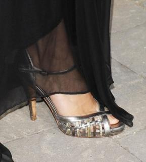 Amy Acker feet photo thumbnail