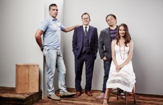 Amy Acker feet photo thumbnail
