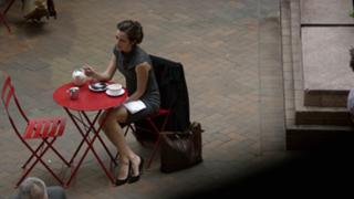 Amy Acker feet photo thumbnail